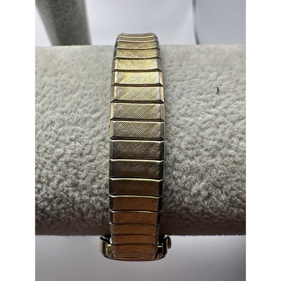 Seiko 2Y00-5029 Ladies Watch 17MM 6\